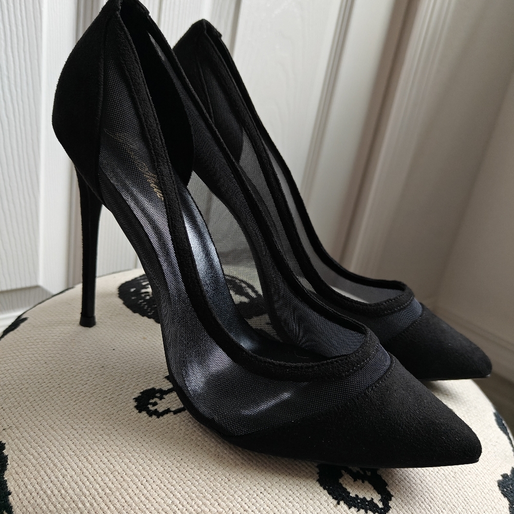 Black stilleto heels